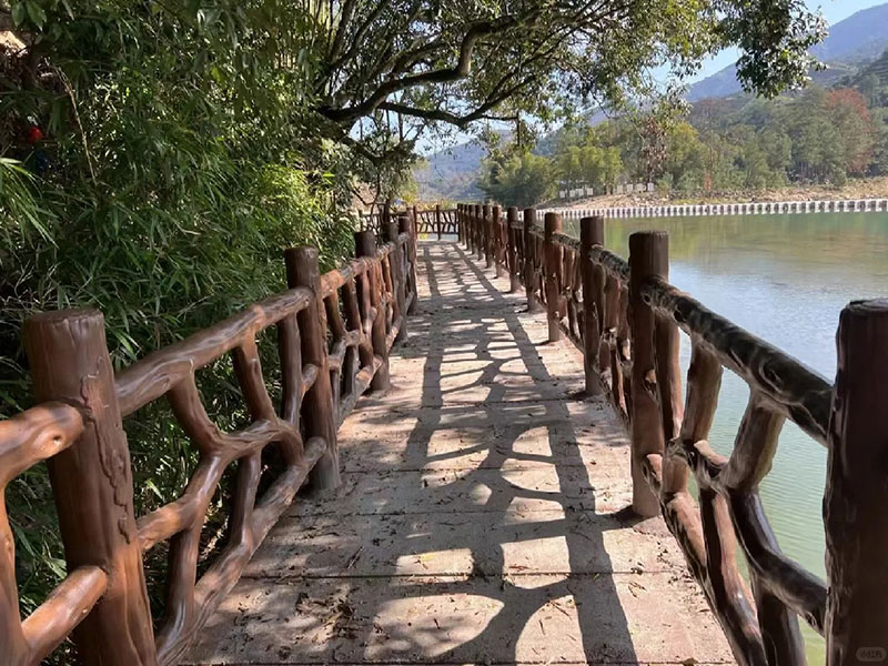 水泥河道仿木栏杆